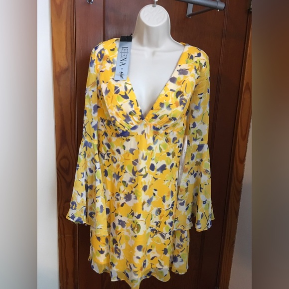 Mac Duggal Bell Sleeve Floral Mini Dress - Picture 2 of 4